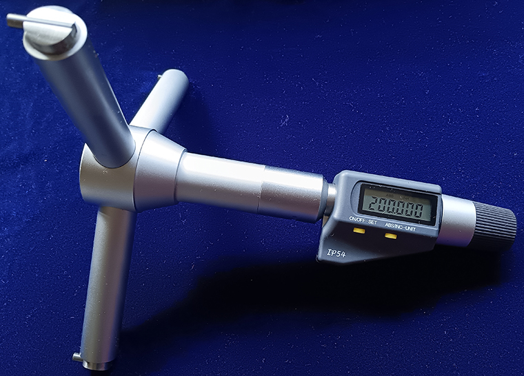 Large Digital inside micrometer with 3 contactors