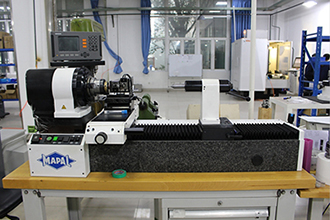 Instrument for tool setting